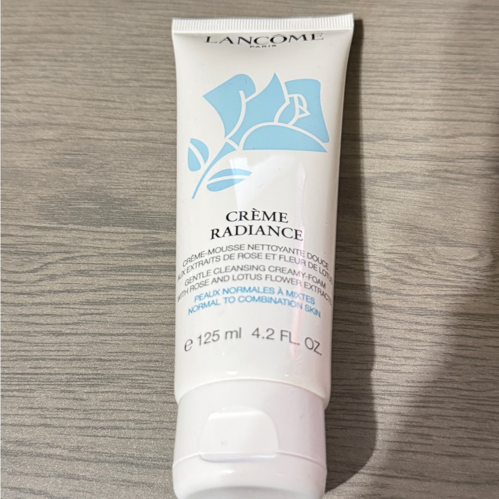 CRÈME RADIANCE CREAM-TO-FOAM CLEANSER